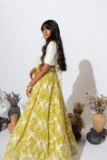 Load image into Gallery viewer, GREEN WILD FLOWER SKIRT
